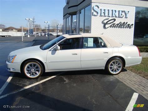 2008 Cadillac DTS - Information and photos - MOMENTcar