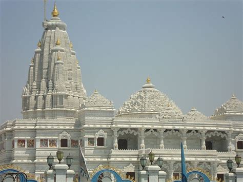 ISKCON VRINDAVAN Krishna Balaram Temple Daily Darshan Timings & Contact Address and Important ...