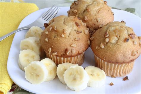 Bisquick Banana Muffins Recipe - Insanely Good