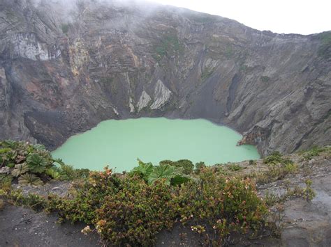 Volcan Irazú en Costa Rica | Volcanes, Ríos, Costa