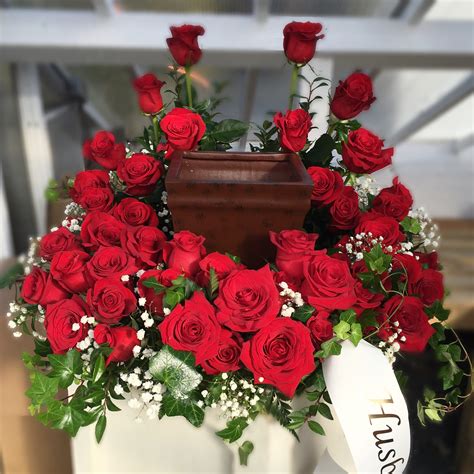 Evans Red Rose Funeral Cremation Wreath in Peabody, MA | Evans Flowers