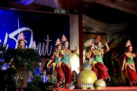 Festival Tabut 2017 Digelar, Ratusan Dol & Penari Pukau Penonton