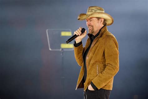 Toby Keith's daughter pays emotional tribute to country star: 'I am shattered'