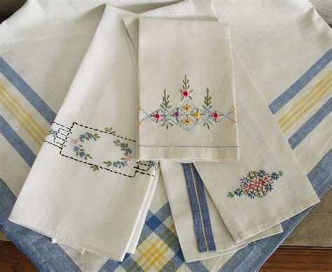 3 Vintage Embroidered Tea Towels | Etsy | Hand embroidery patterns, Embroidery patterns, Tea towels