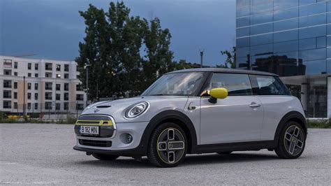 Op-Ed: 2020 MINI Cooper SE Is A Likable Niche Proposition