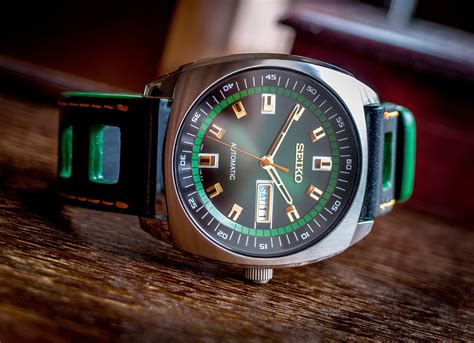 Top 5 Best Retro Style Watches Under $500 - WatchReviewBlog