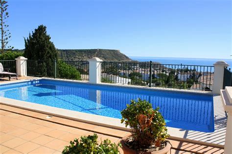 Algarve Holiday Villas and Apartments - Algarve Villas Luz