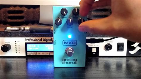 MXR Analog Chorus Demo - YouTube