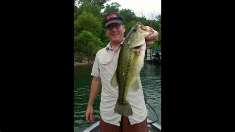 Bass fishing at Table Rock Lake in early June - YouTube