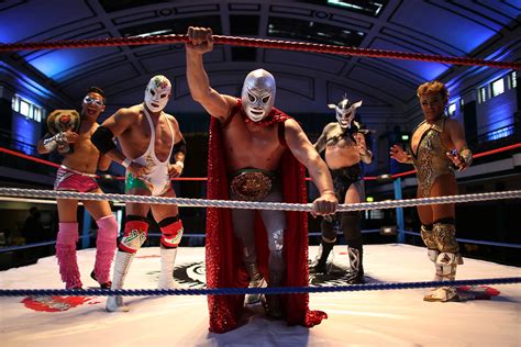 Lucha libre: Flamboyant masked Mexican wrestlers perform in London [Photos]