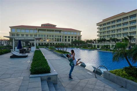 Best 5 star Hotel in Da Nang Vietnam - 55Secrets : Portuguese Travel Couple