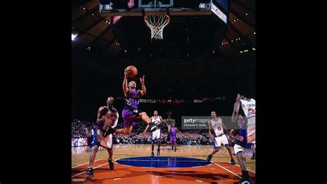 5′ 3″ Muggsy Bogues DUNKS! - YouTube