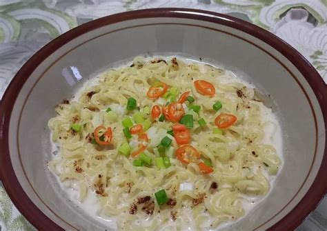 Resep Indomie kuah susu oleh mayafajrinna - Cookpad