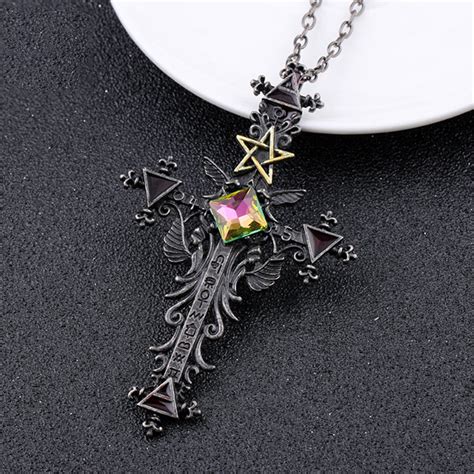 Gothic Cross Necklace - ApolloBox