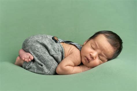 Newborn Baby In-home Photography Gallery - Sweet Me Photography