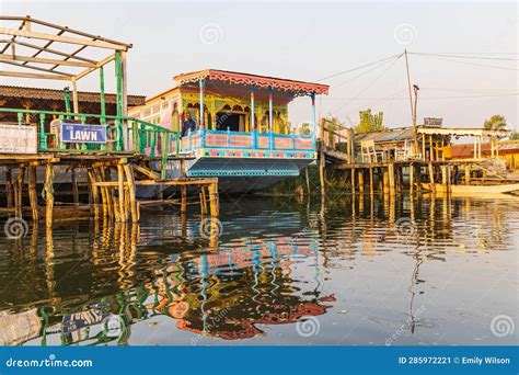 A Colorful Houseboat on Dal Lake Editorial Photo - Image of srinagar ...