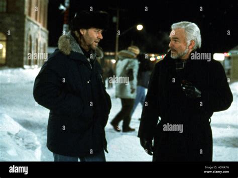 MYSTERY, ALASKA, Russell Crowe, Burt Reynolds, 1999 Stock Photo - Alamy