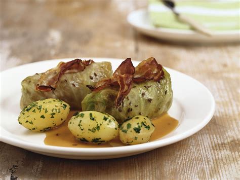 Cabbage Rolls with Bacon and Potatoes recipe | Eat Smarter USA