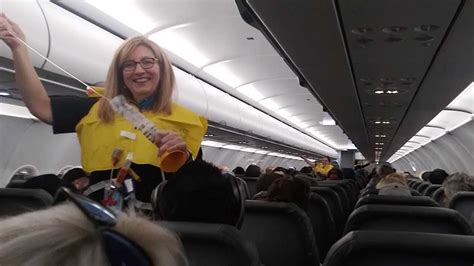 World's Funniest Flight Attendant Leaves Passengers In Hysterics ...