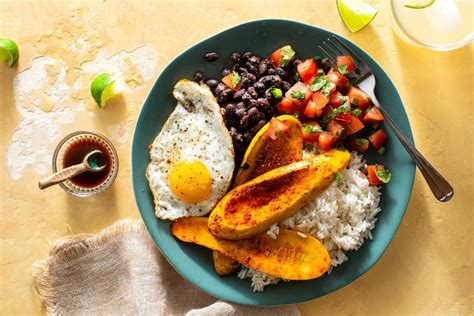 Costa Rican Casado with Fried Eggs, Black Beans, and Two Salsas | Sun Basket