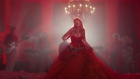 Taylor Swift's Music Video For 'I Bet You Think About Me': Watch