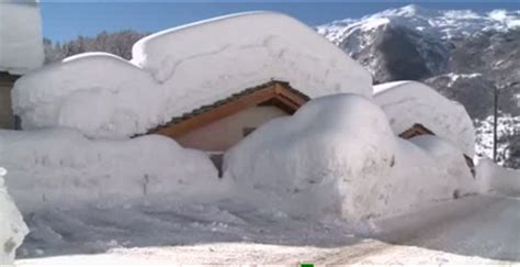 Italian Village of Campodolcino Is Buried Under Metres of Snow - Snow Addiction - News about ...