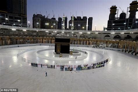 Mecca deserted during Ramadan as Muslims are forced to celebrate in isolation because of ...