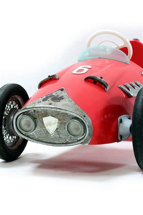 Vintage Ferrari pedal car - WAUWSHOP Belgium