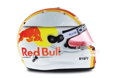 Modern red Bull helmet designs of Sebastian Vettel : r/f1helmet