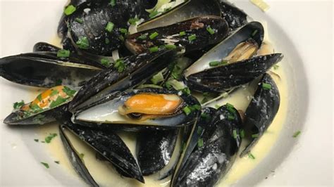 Make your own mussels in white wine cream sauce | CBC News