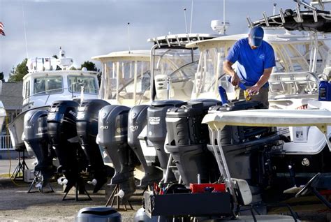 5 Qualities of A Boat Mechanic You Should Look For