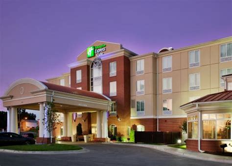 Holiday Inn Express Hotel & Suites Kansas City - Grandview (MO) - Hotel ...