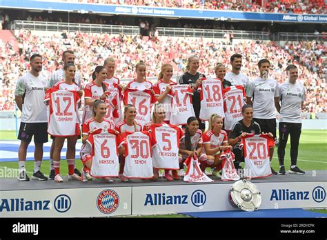 Team photo, team, team, team photo. Team presentation FC Bayern Munich women, season 2023/2024 ...