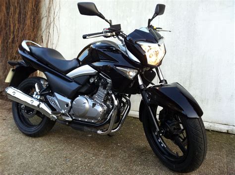 First Ride: 2012 Suzuki Inazuma 250 review | Visordown