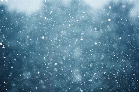 Winterszene Schneefall Auf Den Unscharfen Hintergrund Stockfoto und mehr Bilder von Schnee - iStock