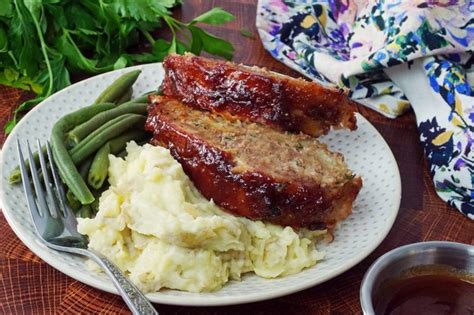 Review: The Pioneer Woman Meatloaf {Glazed + Wrapped in Bacon}