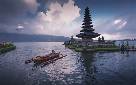 Download wallpapers Pura Ulun Danu Bratan, Bali, Pura Bratan, Lake ...