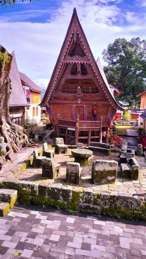 Batak Tribe King& X27;s Tomb at Huta Siallagan Stock Image - Image of tribe, batak: 274940871