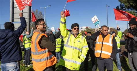 Heathrow Airport strikes in lead-up to Christmas to see hundreds of workers walk out - Mirror Online