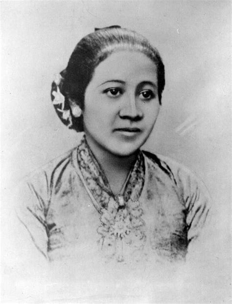 File:COLLECTIE TROPENMUSEUM Portret van Raden Ajeng Kartini TMnr ...