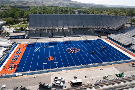 Check out Boise State’s new blue turf at Albertsons Stadium | Idaho ...