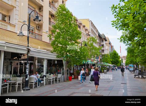 Makedonskaja, Macedonia street, main pedestrian street, Skopje ...