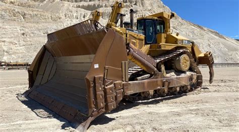 Caterpillar D11 dozer: Understanding the D11’s price and performance ...