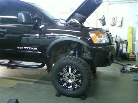 6 Inch fabtech lift kit nissan titan