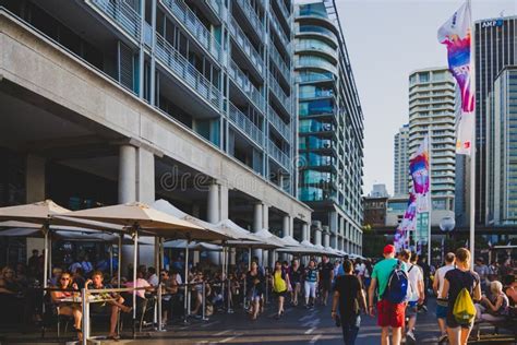 Buildings and Hotels Surrounding Circular Quay in Sydney Harbour Editorial Stock Photo - Image ...