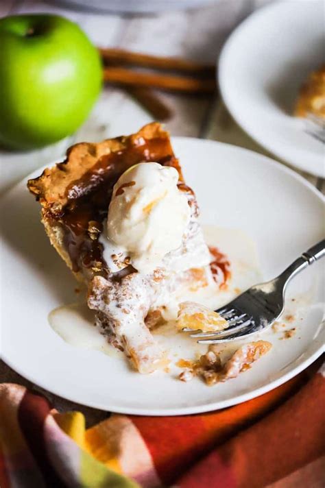 Homemade Caramel Apple Pie | How To Feed A Loon