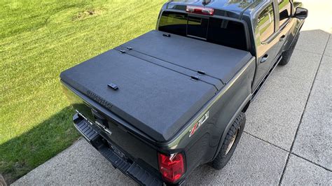 DiamondBack HD Truck Bed Cover for 2015–2022 Colorado Canyon w/5'2" Bed ...