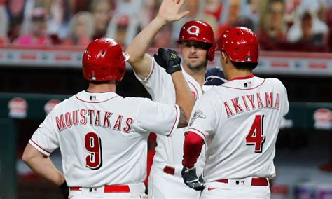 2021 Cincinnati Reds World Series, win total, pennant & division odds