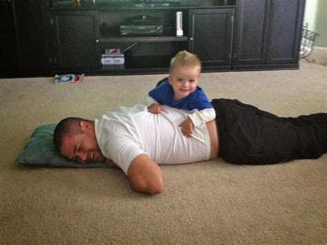 20 Funny And Adorable Father-Child Moments