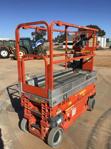 JLG Scissor Lift Auction (0151-3017193) | Grays Australia